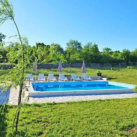 Manuela فيلة Hrvace